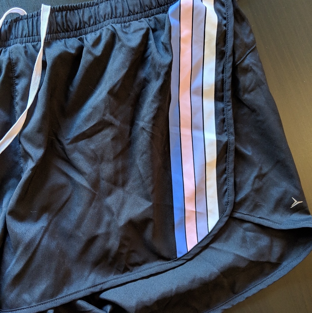 NWT Old Navy Athletic Shorts Black/Stripes Sz L